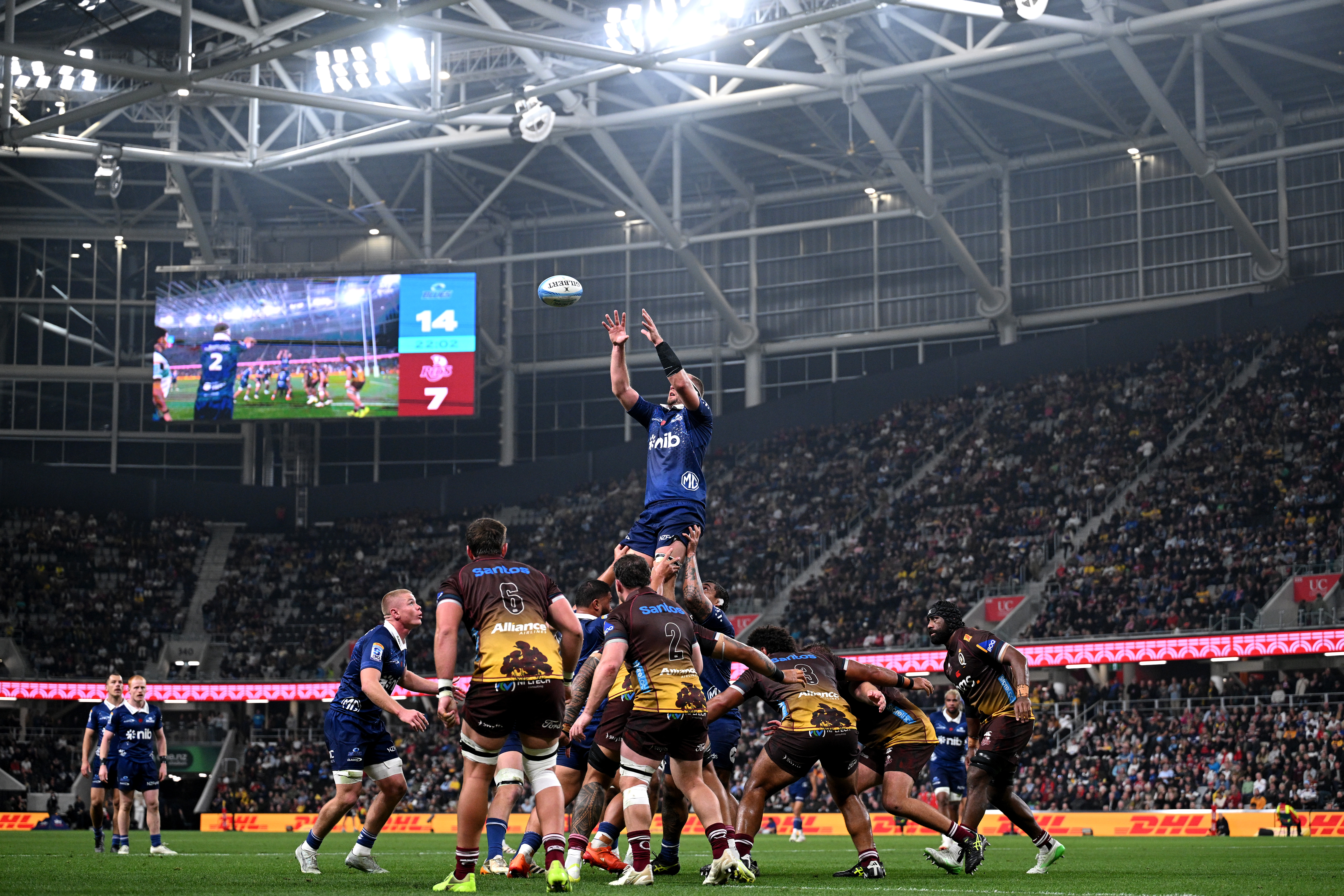 Super Round clash between the Reds and Blues