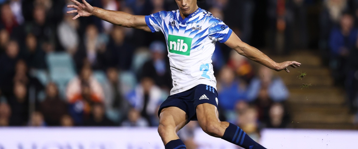 Blues deny NSW Waratahs in Super Rugby