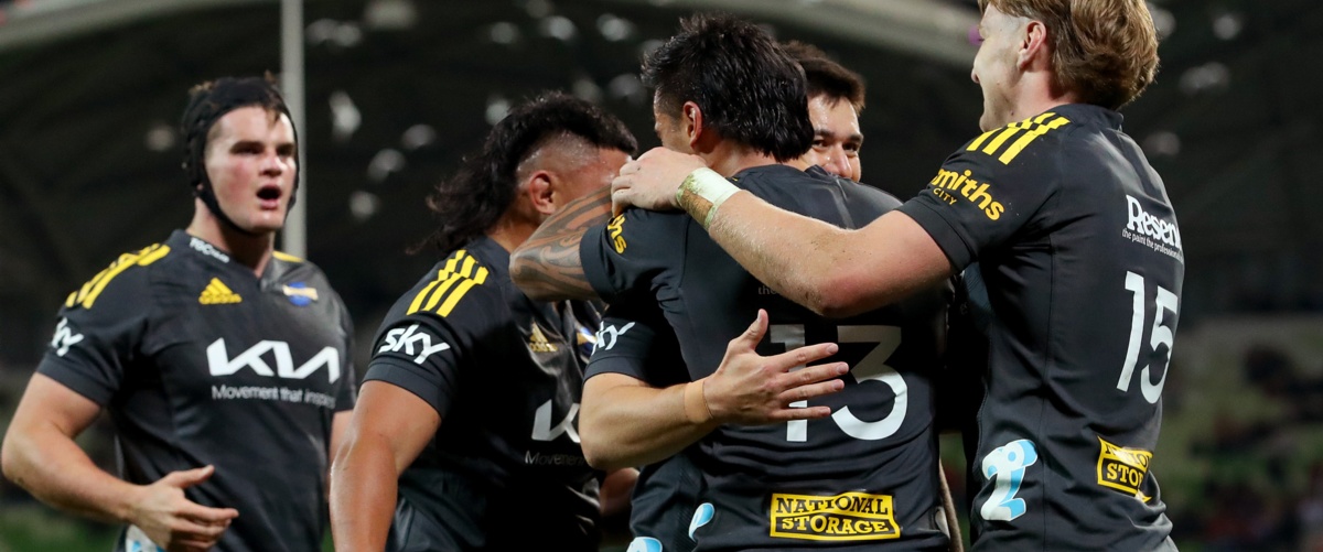 Hurricanes pull off comeback victory over Reds
