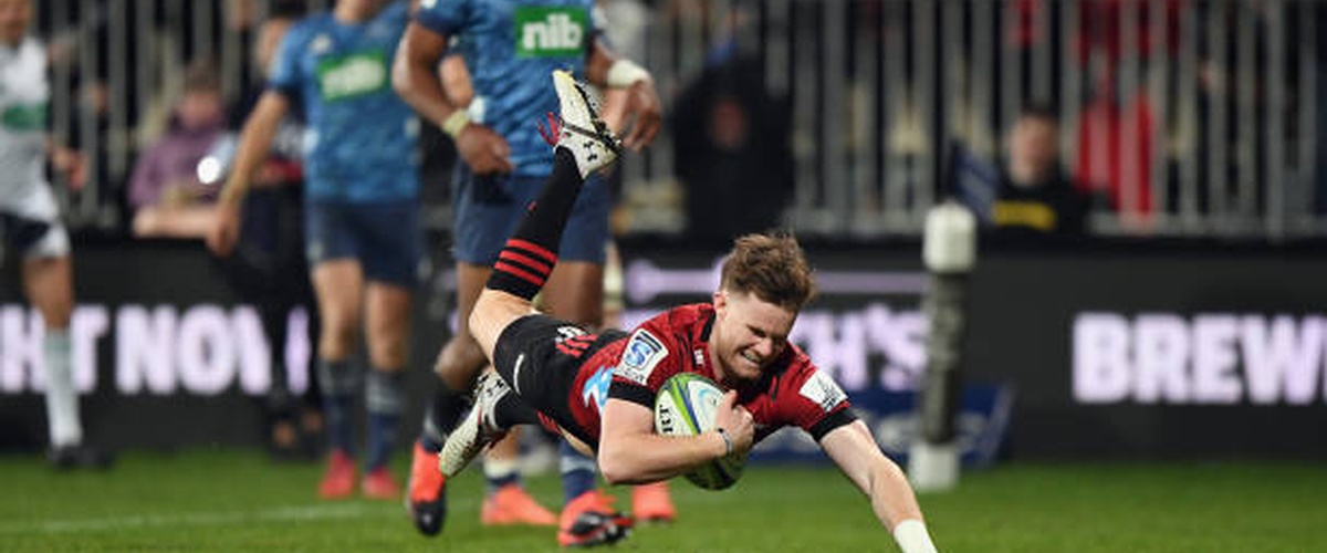 Crusaders win a thriller against the Blues