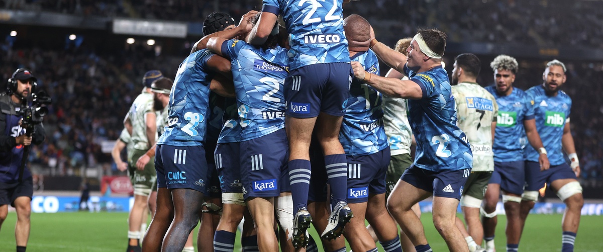 Blues overcome heroic Highlanders defence to win Super Rugby Trans-Tasman×