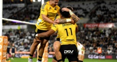 Hurricanes edge Highlanders by one point