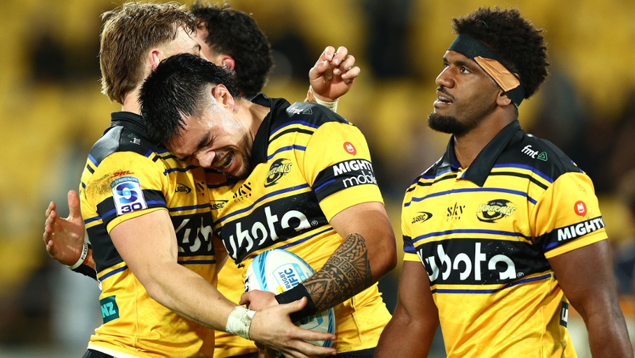 Hurricanes blow away Brumbies to inflict record finals defeat