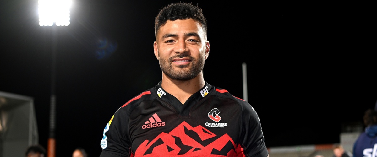 Mo'unga named for 100th Super Rugby match