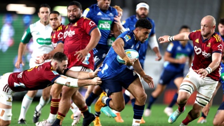 Blues win dents Highlanders' Super Rugby playoff hopes